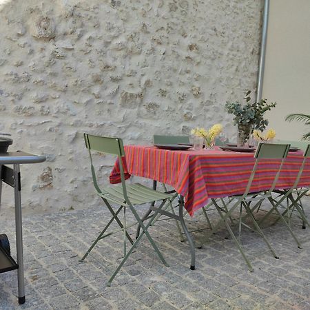 Beau Quartier Et Central, Maison Spacieuse Avec Cour, 3 Chambres, 3 Salles De Bains A 10 Min A Pied De La Gare Orleans Bagian luar foto